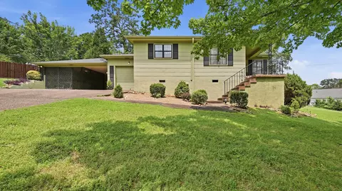 1281 W Fairfax Dr, Chattanooga, TN 37415