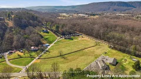 9061 Daisy Dallas Rd, Soddy Daisy, TN 37379