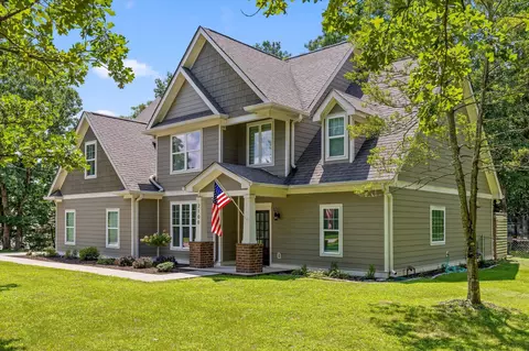 2100 Mountain Hollow Dr, Signal Mountain, TN 37377