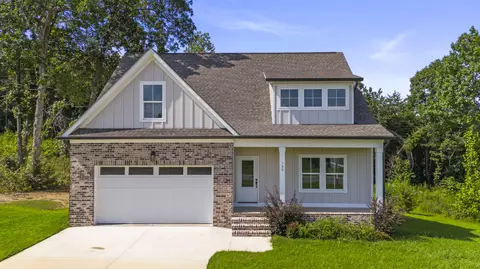 130 Cascade Dr, Rossville, GA 30741