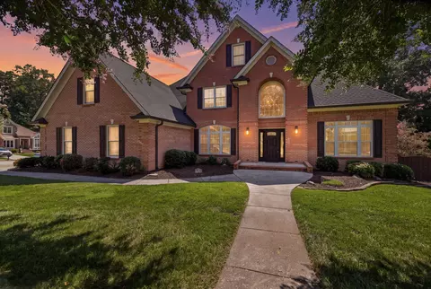 1098 Harbor Point Dr, Soddy Daisy, TN 37379