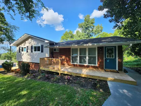 317 Signal Dr, Rossville, GA 30741