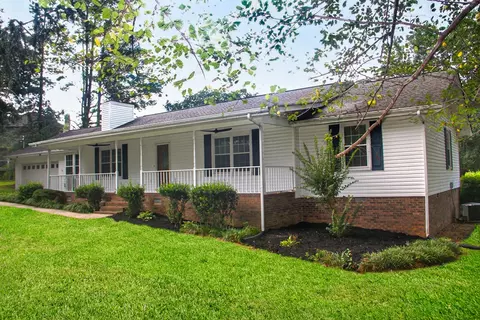 595 Avondale Dr, Rocky Face, GA 30740
