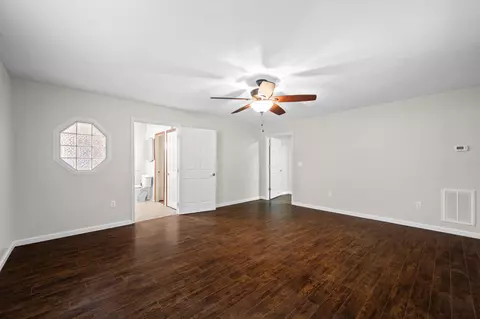 Living - 288 Five Points Rd, Dayton, TN 37321 photo 4 of 8