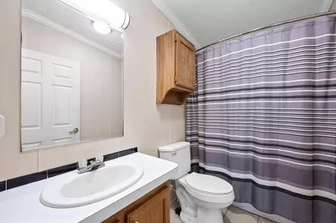 Bath - 288 Five Points Rd, Dayton, TN 37321 photo 4 of 4
