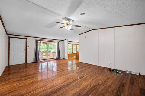 Living - 288 Five Points Rd, Dayton, TN 37321 photo 2 of 8