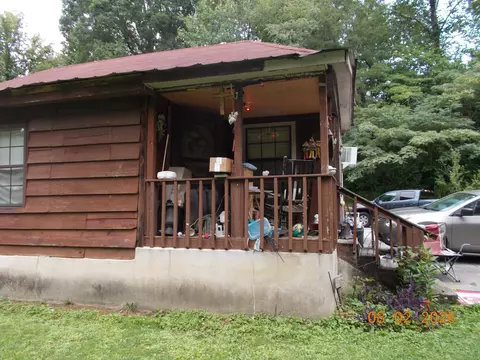 307 Brumlow Hollow Rd, Soddy Daisy, TN 37379