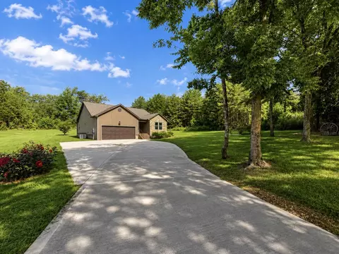 55 Skyline Hts, Lafayette, GA 30728