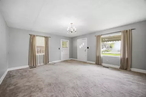 Living - 8 Ormand Dr, Chattanooga, TN 37415 photo 1 of 4