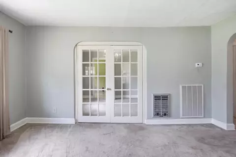 Living - 8 Ormand Dr, Chattanooga, TN 37415 photo 4 of 4