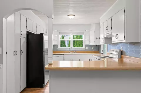 Kitchen - 45 Lamar St, Ringgold, GA 30736 photo 5 of 5
