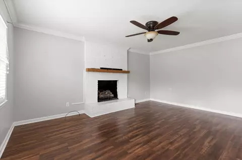 Living - 45 Lamar St, Ringgold, GA 30736 photo 3 of 5