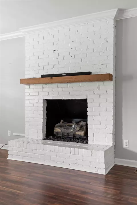Living - 45 Lamar St, Ringgold, GA 30736 photo 5 of 5