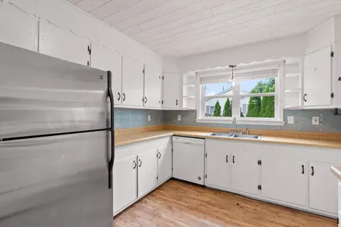 Kitchen - 45 Lamar St, Ringgold, GA 30736 photo 2 of 5