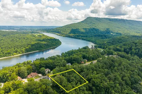 3018 Waterfront Ct, Chattanooga, TN 37419