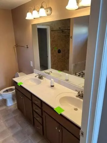 Bath - 7598 Pfizer Dr, Ooltewah, TN 37363 photo 1 of 4