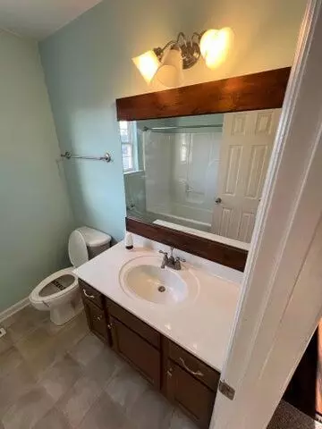 Bath - 7598 Pfizer Dr, Ooltewah, TN 37363 photo 4 of 4