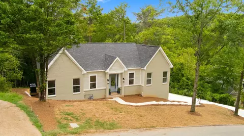 1721 Starboard Dr, Hixson, TN 37343