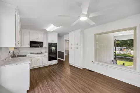 Kitchen - 209 Curtis Rd, Dalton, GA 30720 photo 1 of 4