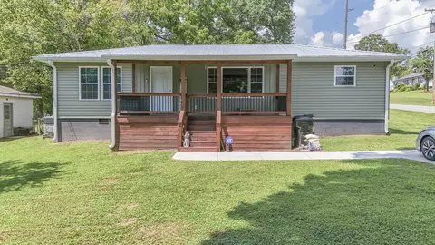 14 Yucca Dr, Rossville, GA 30741