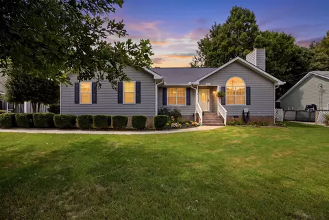 717 Ashbrook Dr, Hixson, TN 37343