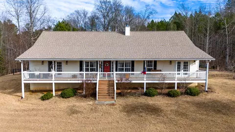 557 Waterford Ln, Rocky Face, GA 30740