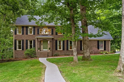 31 Mountain Cove Rd, Signal Mountain, TN 37377