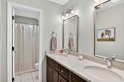 Bath - 88 Herron Ln, Ringgold, GA 30736 photo 5 of 7