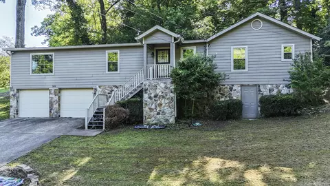 309 W Crest Rd, Rossville, GA 30741