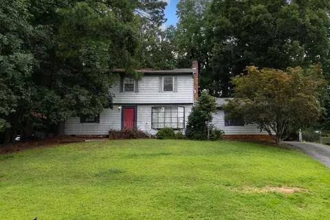 800 S Valleywood Cir, Hixson, TN 37343