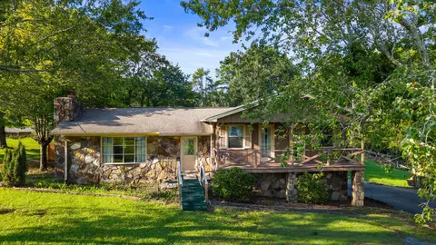 1235 Weeks Dr NE, Cleveland, TN 37312