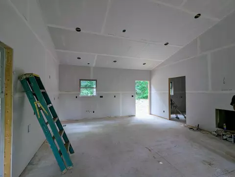 Living - 143 Casson Rd, Ocoee, TN 37361 photo 2 of 2
