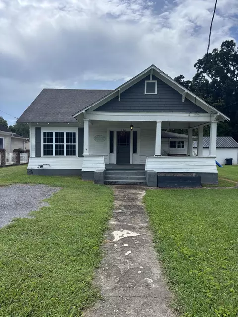 713 Cove Rd, Chickamauga, GA 30707
