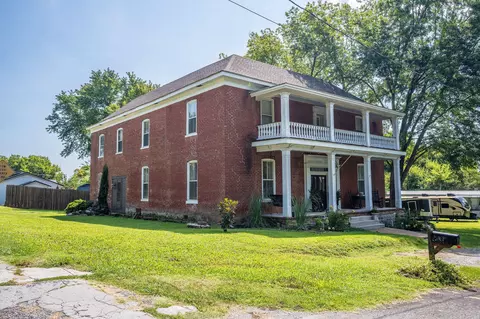 211 Church St, Stevenson, AL 35772
