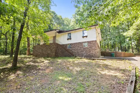 705 Scenic Dr, Rossville, GA 30741