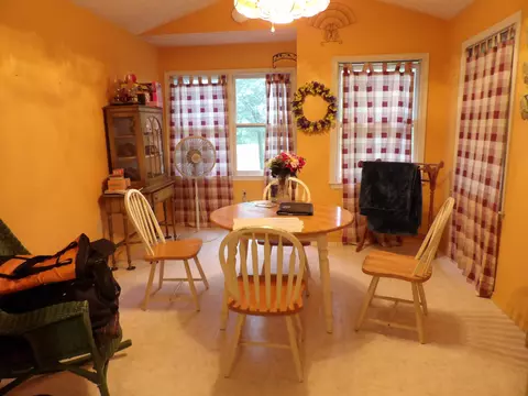 Dining - 527 Black Mountain Mtn E, Dunlap, TN 37327 photo 1 of 1