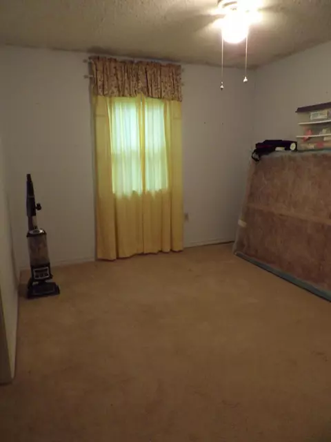 Bedroom - 527 Black Mountain Mtn E, Dunlap, TN 37327 photo 2 of 5