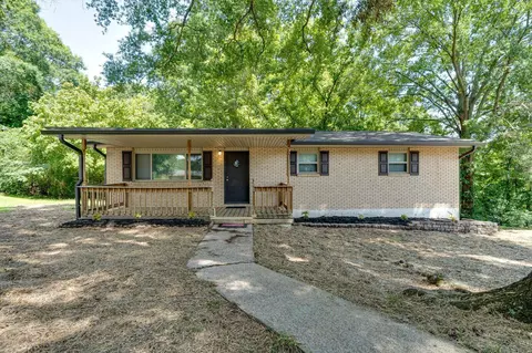 6 Canary Ln, Rossville, GA 30741
