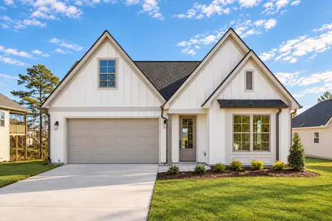 8238 Fernshade Ln, Hixson, TN 37343