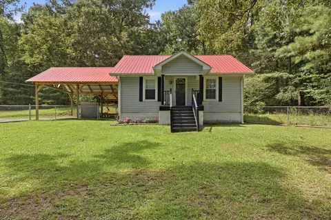 2112 Halls Valley Rd, Trion, GA 30753