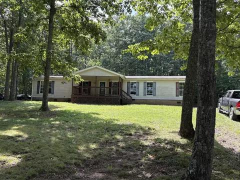 447 Shadowland Dr, Graysville, TN 37338