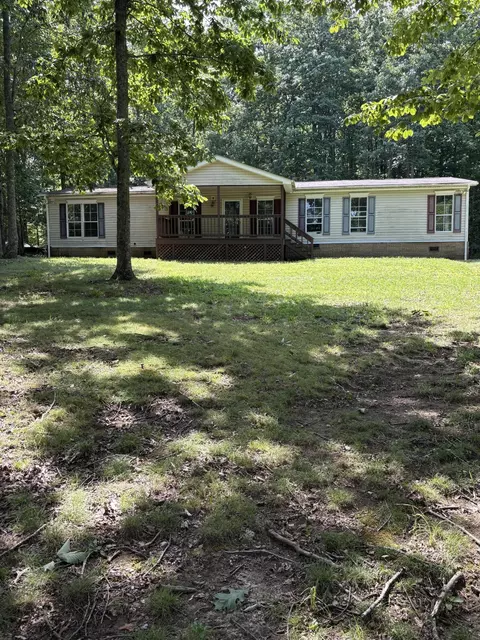 447 Shadowland Dr, Graysville, TN 37338