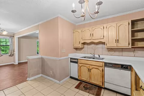 Kitchen - 2502 E Hillview Dr, Dalton, GA 30721 photo 2 of 5