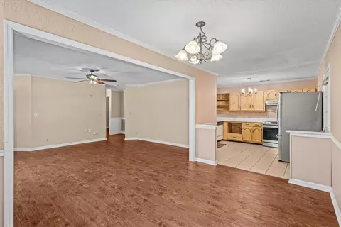 Living - 2502 E Hillview Dr, Dalton, GA 30721 photo 4 of 6