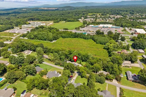 View/Area - 2502 E Hillview Dr, Dalton, GA 30721 photo 5 of 7