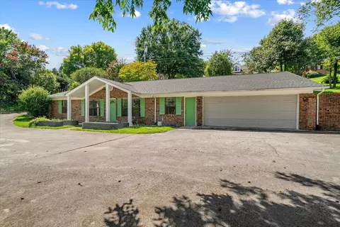 Exterior - 2502 E Hillview Dr, Dalton, GA 30721 photo 2 of 11