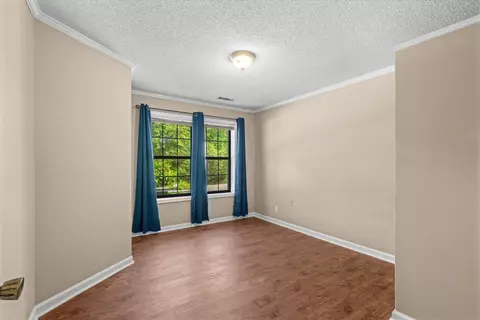 Bedroom - 2502 E Hillview Dr, Dalton, GA 30721 photo 4 of 7
