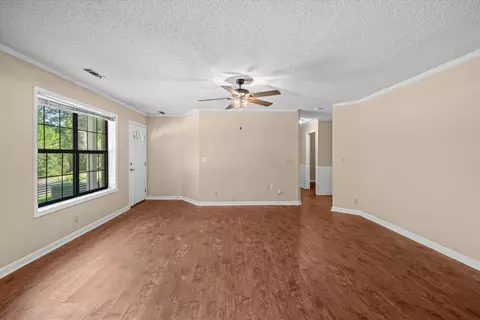 2502 E Hillview Dr, Dalton, GA 30721