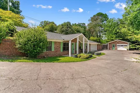 Exterior - 2502 E Hillview Dr, Dalton, GA 30721 photo 10 of 11