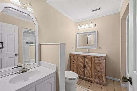 Bath - 2502 E Hillview Dr, Dalton, GA 30721 photo 1 of 4